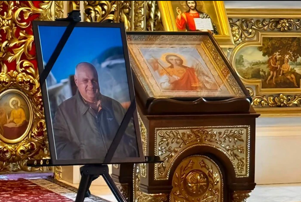 Київ попрощався із загиблим в авіакатастрофі пілотом Су-24М Богданом Загорульком
