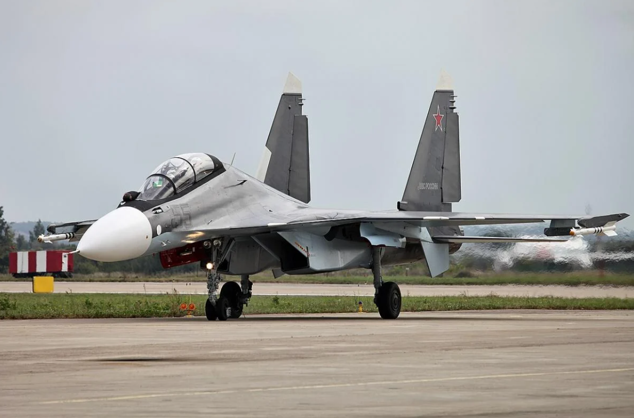 СБУ вдарила по ангарах із винищувачами Су-30 і Су-30СМ на аеродромі «Саки» в Криму