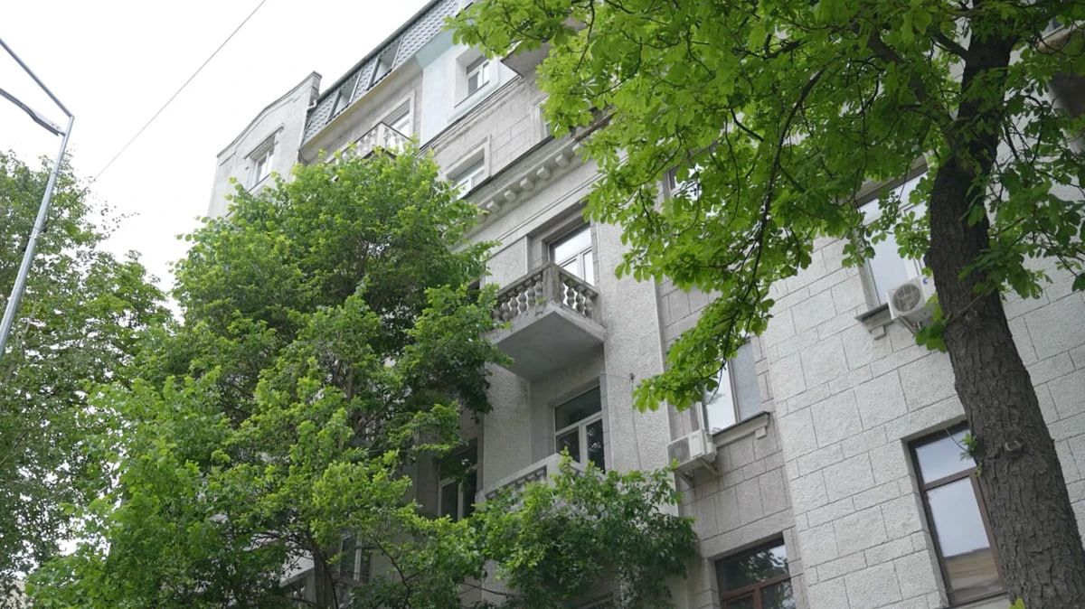 Нардеп Мотовиловець орендує елітну квартиру у фірми візажистки, що має борги за комуналку_1