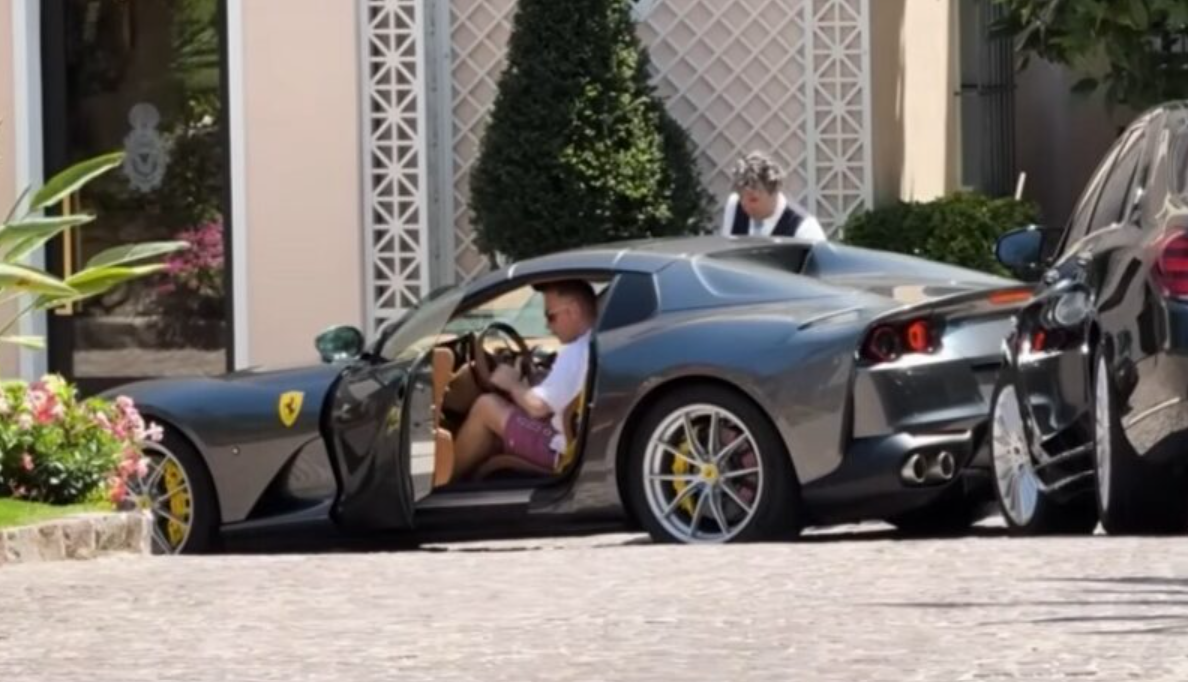 Поки слідство триває, брати Веселі катаються на Ferrari в Монако