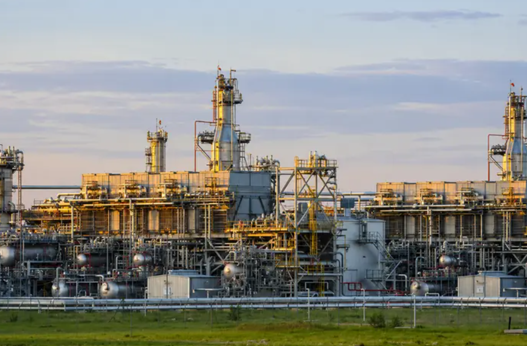 Казахстан відновив видобуток нафти на найбільшому родовищі