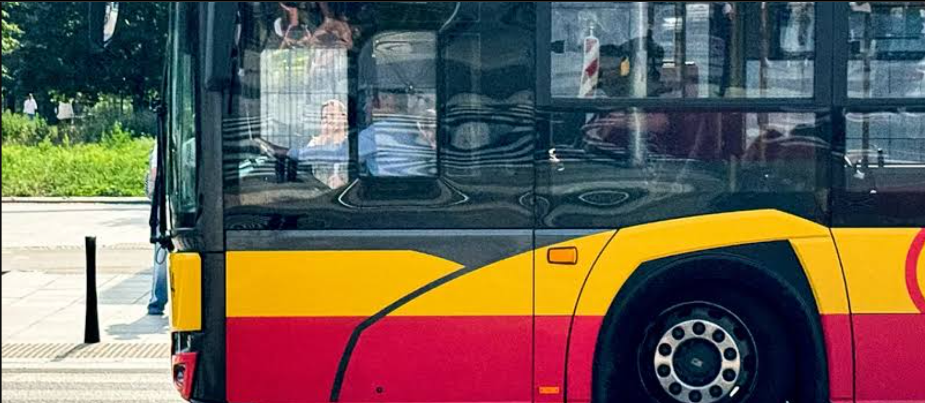 У Польщі чоловік побив та висадив з автобуса підлітка, бо той говорив українською