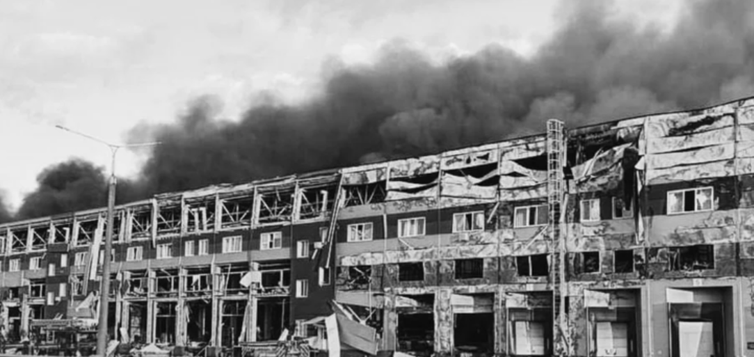 росіяни «Іскандерами» знищили 250 тисяч книжок у Києві