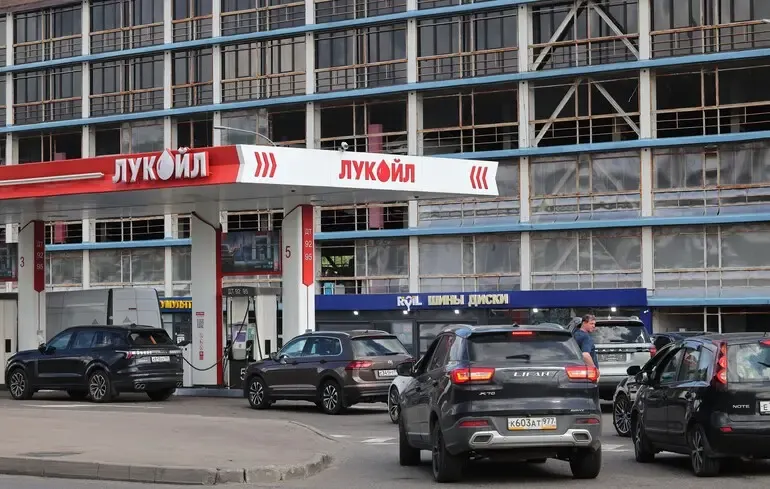 Москву забезпечують пальним за рахунок Сибіру та імпорту з Білорусі — Reuters