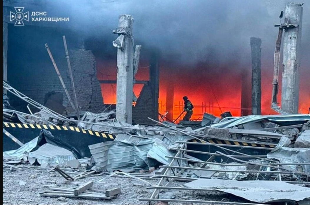 Росія вдарила КАБами по Ізюму: пошкоджено відділення «Нової пошти»