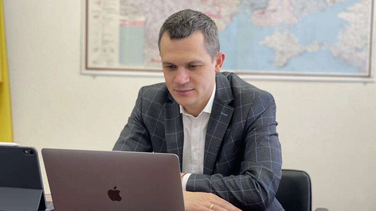 Конституція на паузі