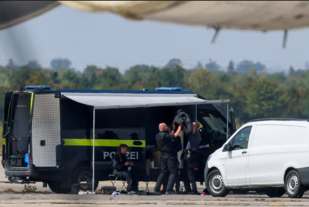 У МВС Німеччини заявили про гібридну війну після виявлення дрона з вибухівкою в аеропорту