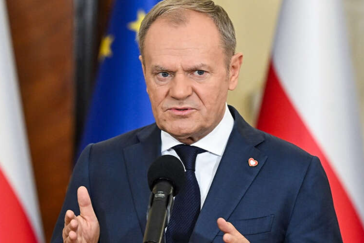Польща прагне створити найбільшу армію в Європі, — Туск