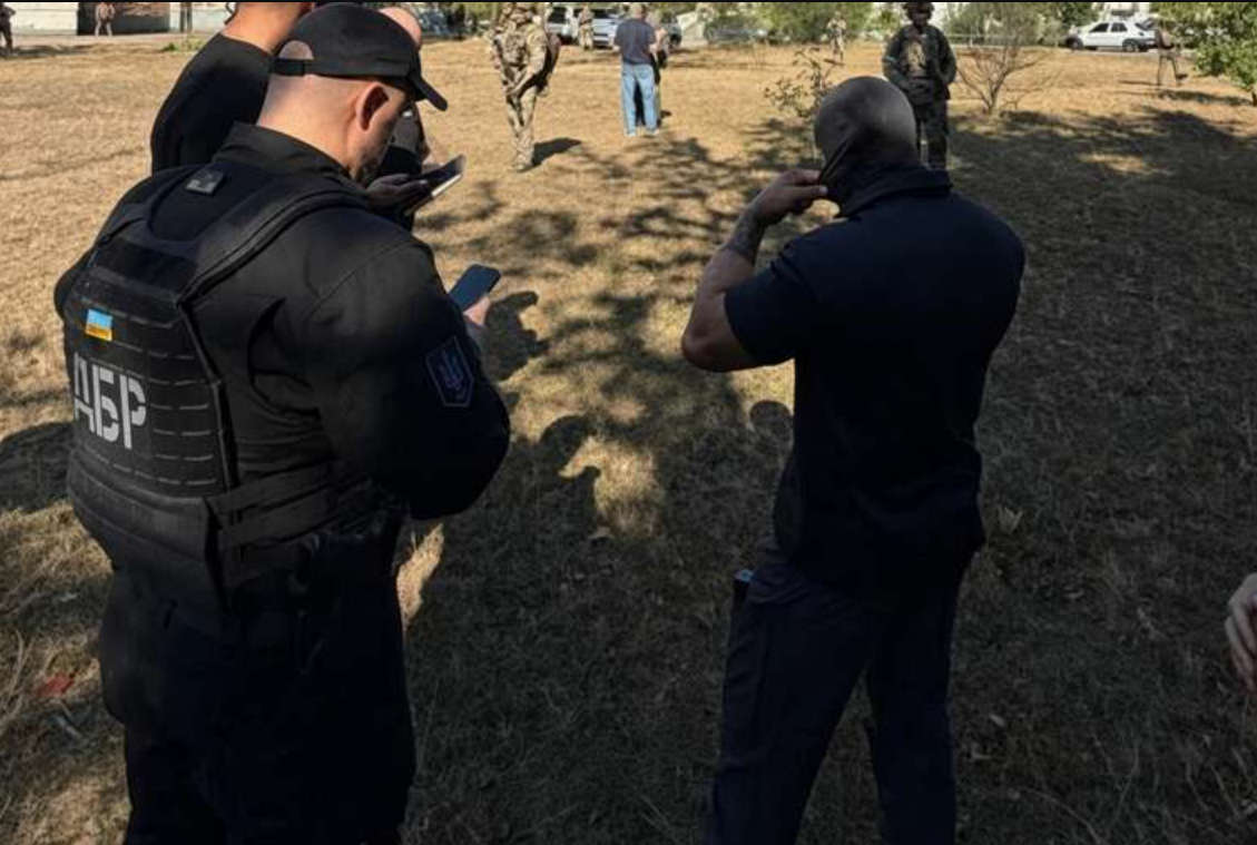 ДБР розслідує збройний конфлікт між СБУ та ГУР