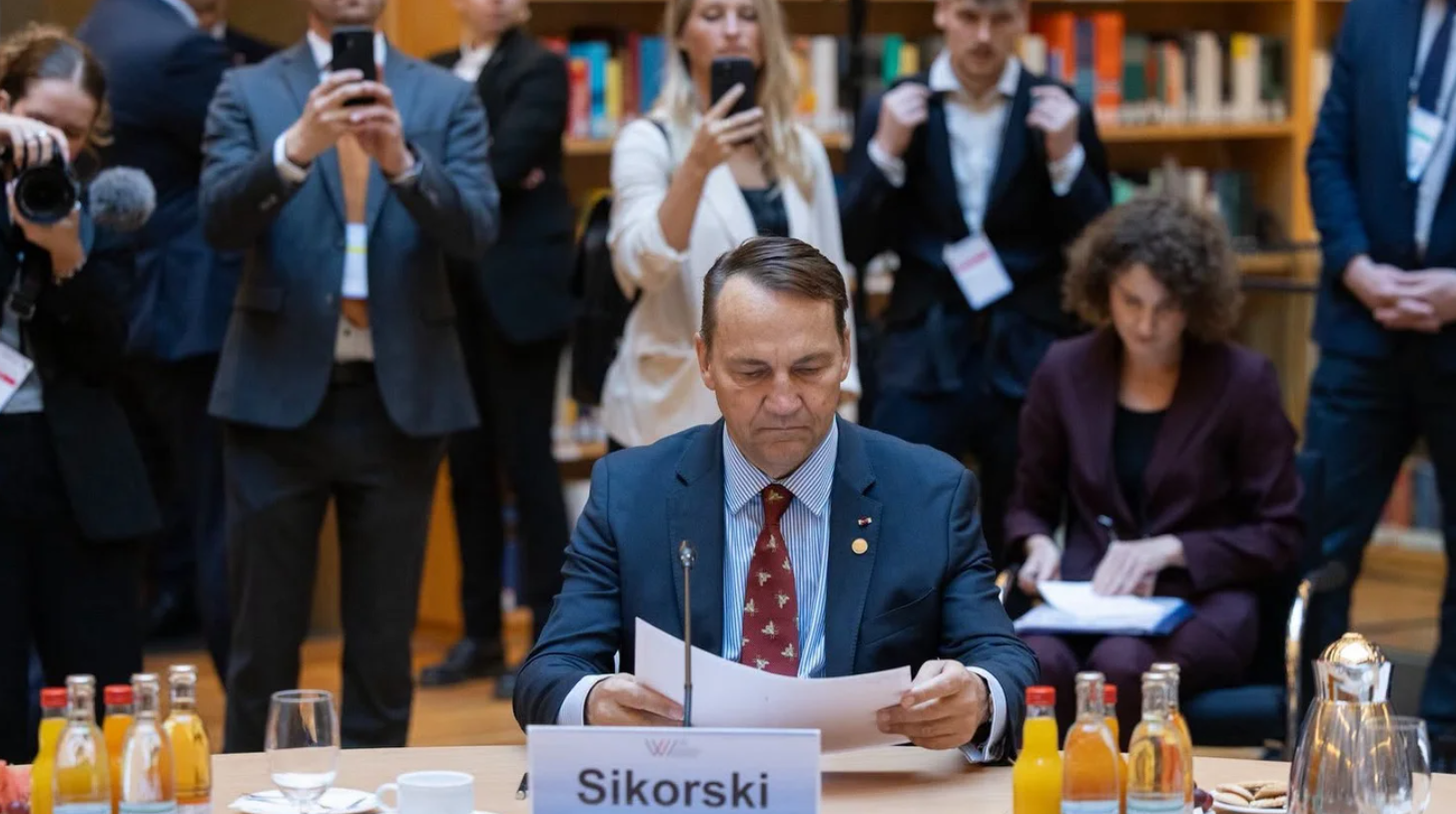40% дипломатів рф у країнах ЄС допомагають здійснювати терористичну діяльність у Європі — Сікорський