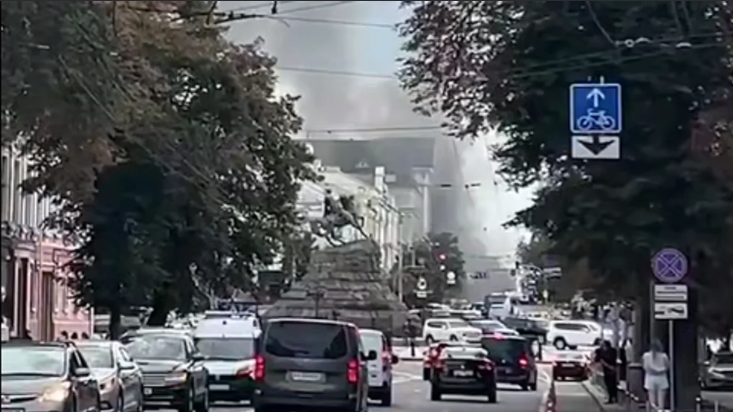 росіяни вдарили по центральній будівлі СБУ в Києві