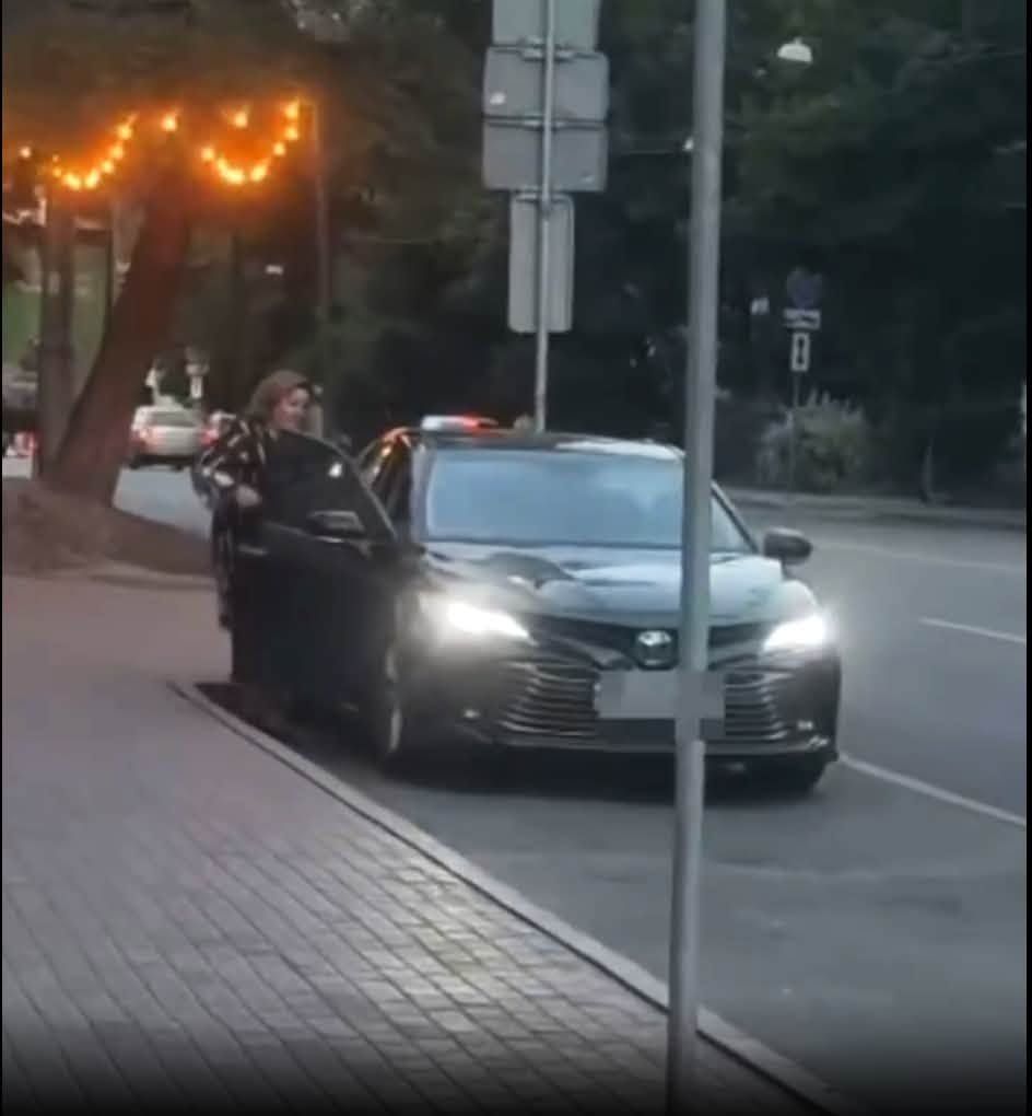 Суддівська «доброчесність» із келихом у руці_1