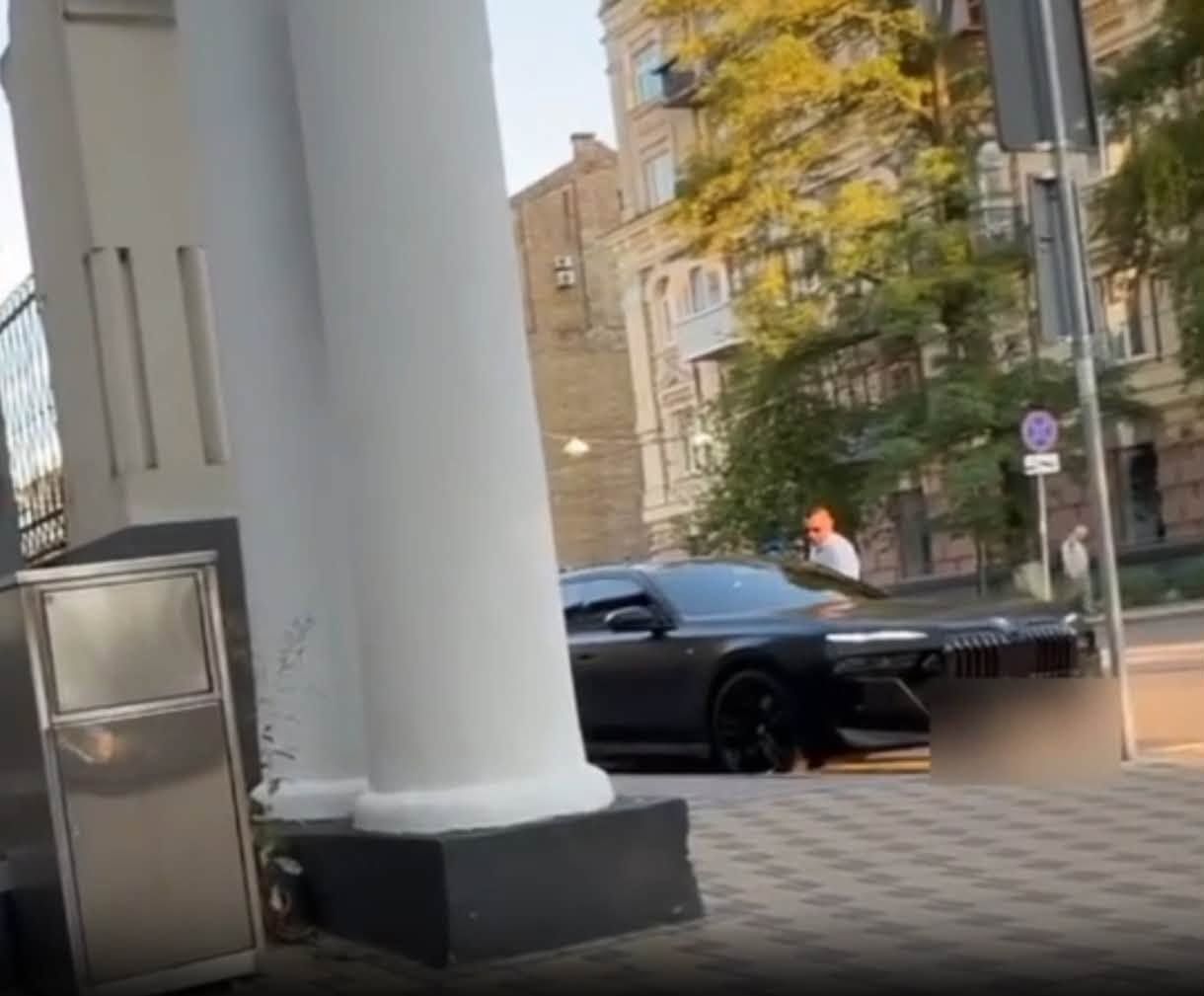 Суддівська «доброчесність» із келихом у руці_3