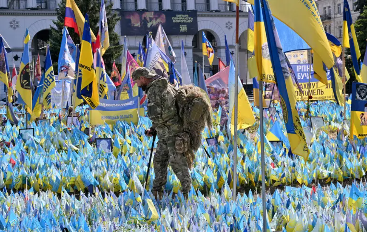 Туск: Втрати України останнім часом становлять близько 27 тисяч загиблих і поранених щомісяця