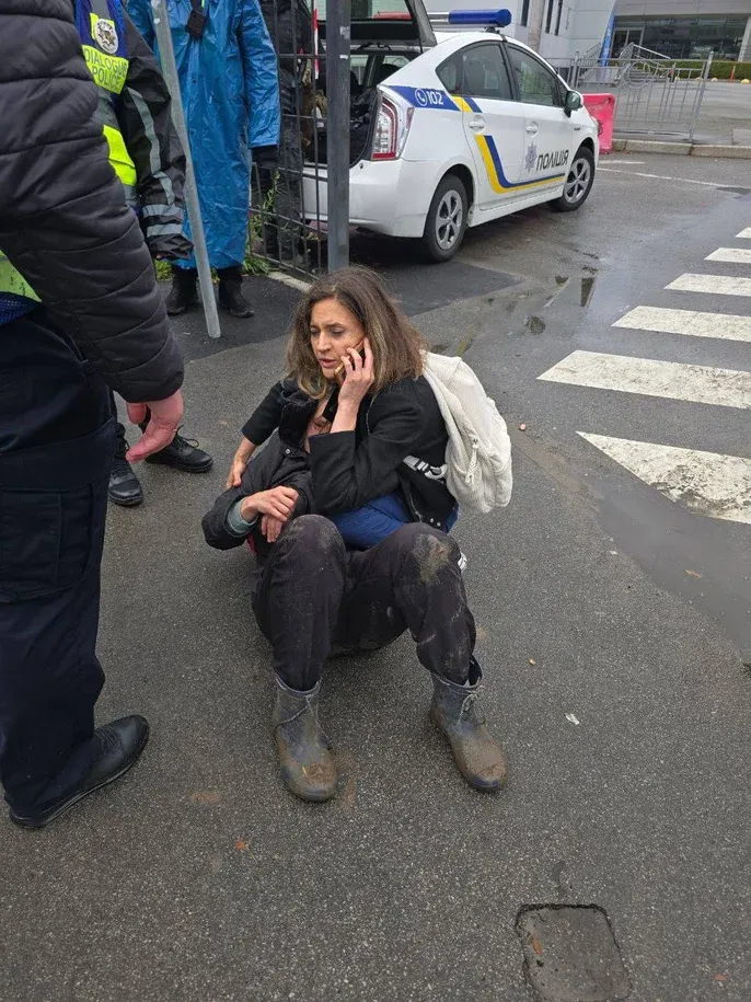 «Муніципальна охорона» травмувала активістці руку під час протестів на Теремках_1