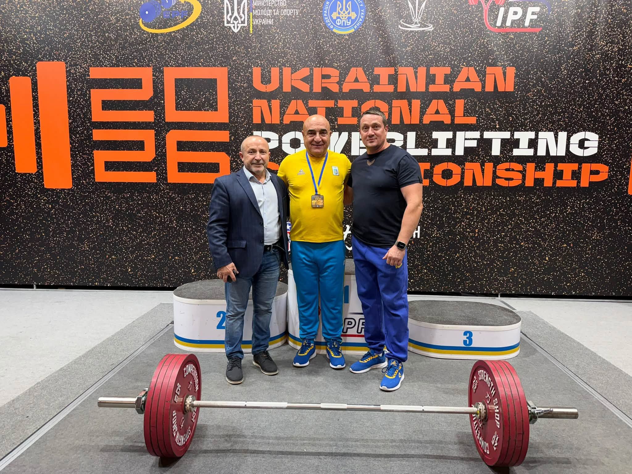 Лернік Матосян дебютував у категорії 60+ з рекордом України та чемпіонським титулом