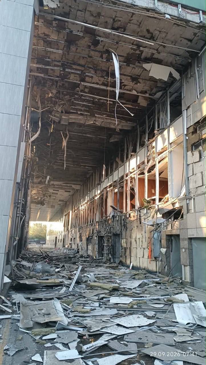 КВЦ «Парковий», в якому розміщувався штаб Зеленського, зазнав удару_3