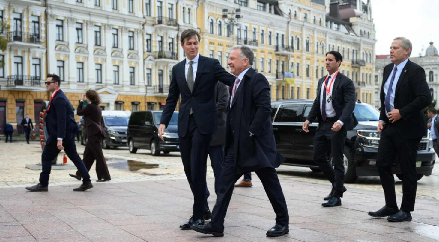Перед візитом посланців Трампа дрон ударив по аеропорту «Бориспіль»