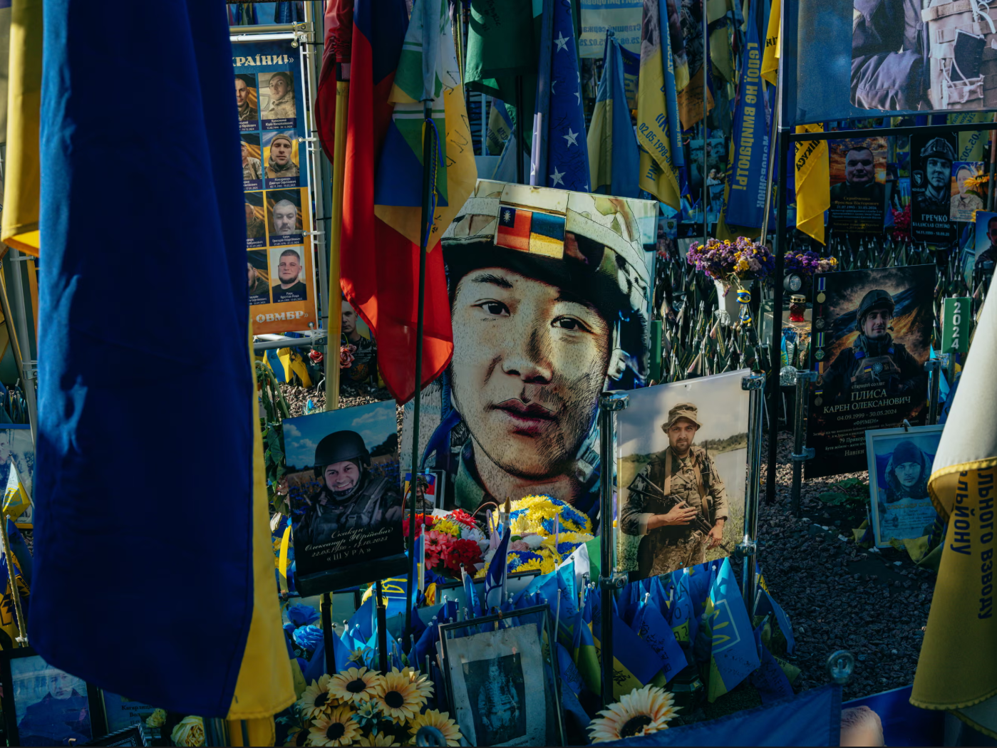 Меморіал Пен Ченьляну, китайському солдату, який загинув у бою за Україну