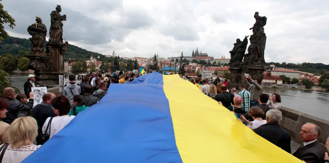 У Чехії планують наполовину знизити виплати українцям, які мають статус тимчасового захисту