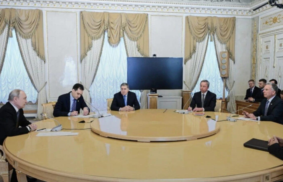 Віткофф привіз путіну документи щодо завершення війни в Україні
