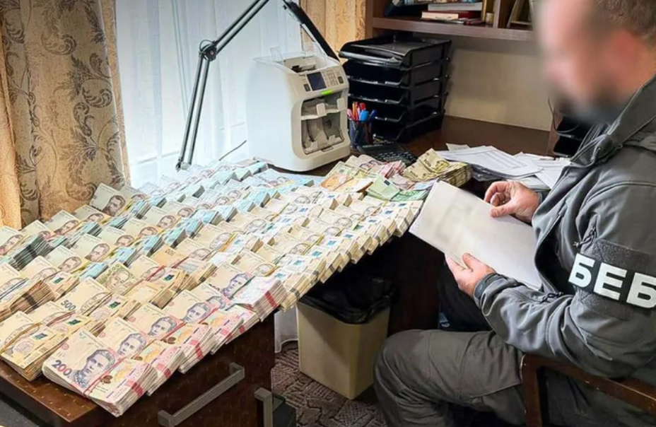 Мережа м'ясних магазинів працювала через 130 ФОПів: до бюджету повернули понад 23,5 млн грн