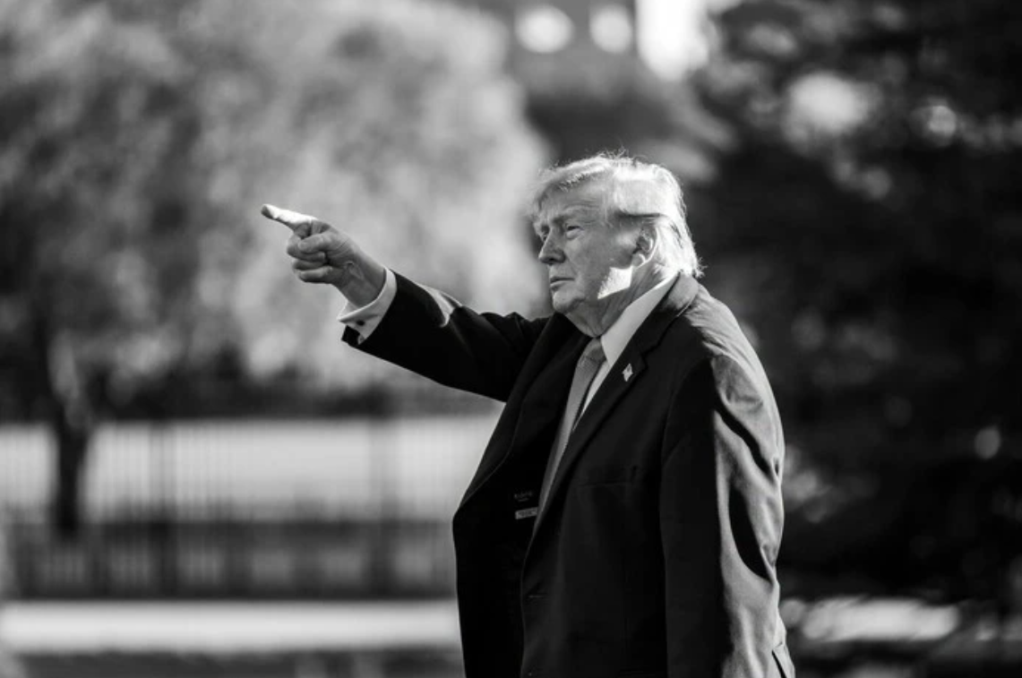 Гроші Москві, менше зброї Києву: NYT про те, як політика Трампа б’є по Україні