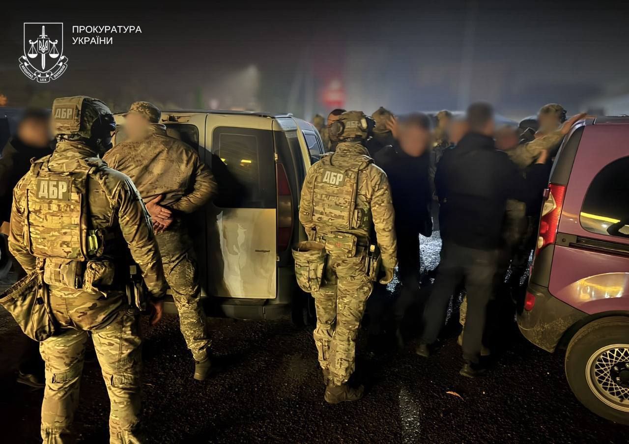 Працівників ТЦК з Буковини підозрюють у катуванні та викраденні людей